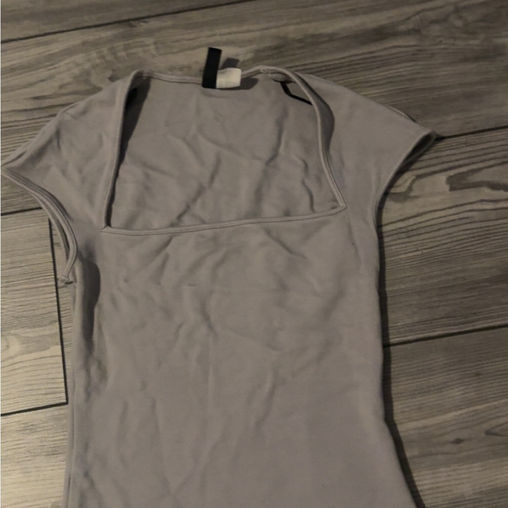grey H&M cap sleeved top